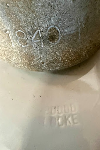Markings detail: 1840 and Locke